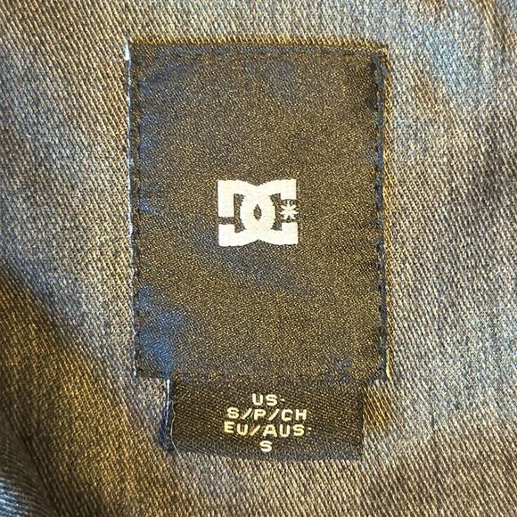 DC shoes skate mens full zip lightweigjt jacket with hood size small - Picture 8 of 10